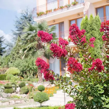 Family Vega 3* Sankt Konstantin & Helena