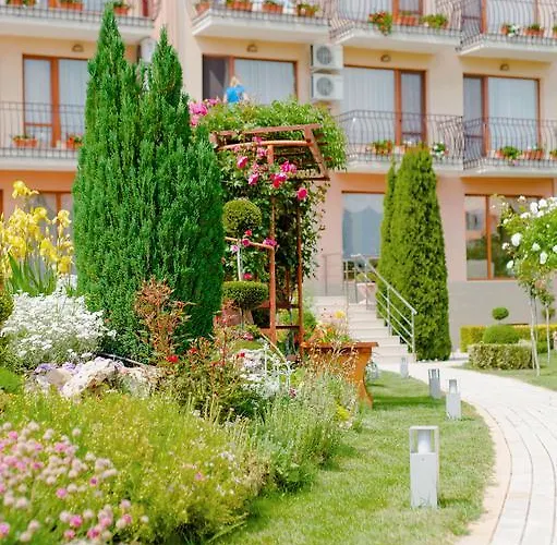 Отель Family Vega 3*