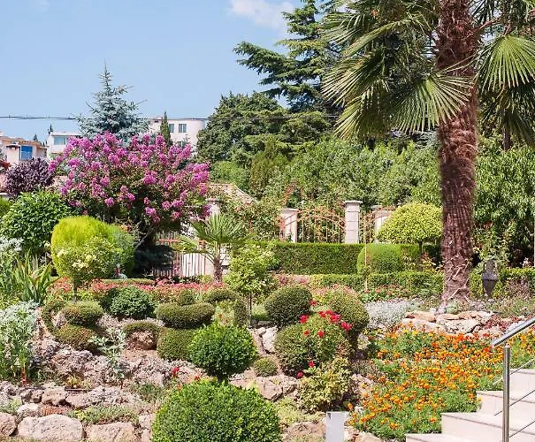 Отель Family Vega