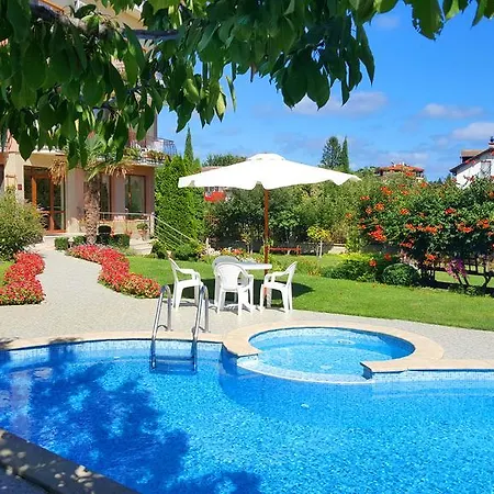 Family Vega 3*